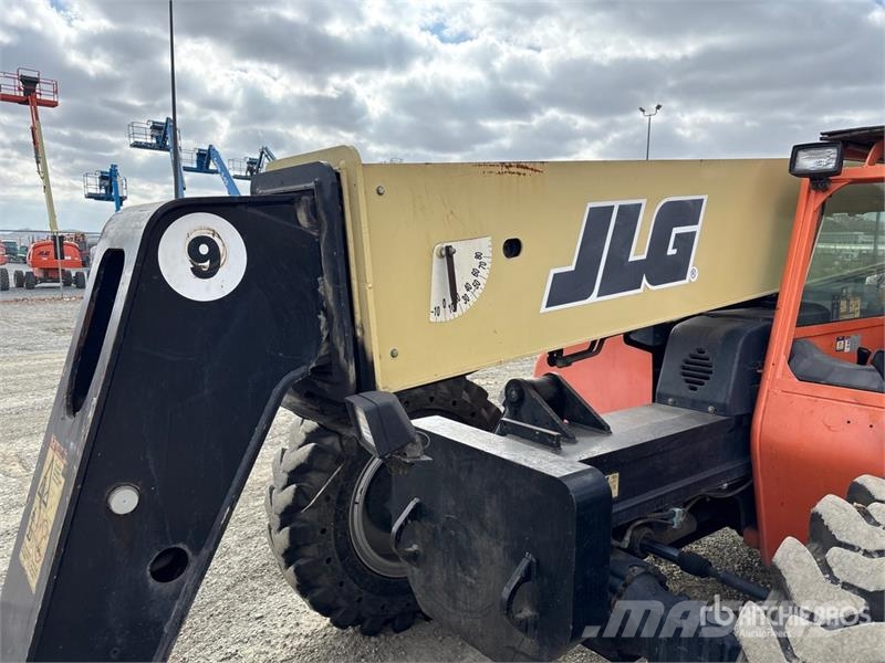 JLG G9-43A 伸縮臂操作車