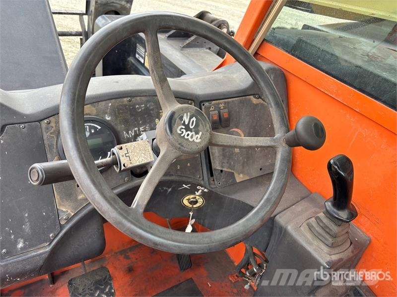 JLG G9-43A 伸縮臂操作車