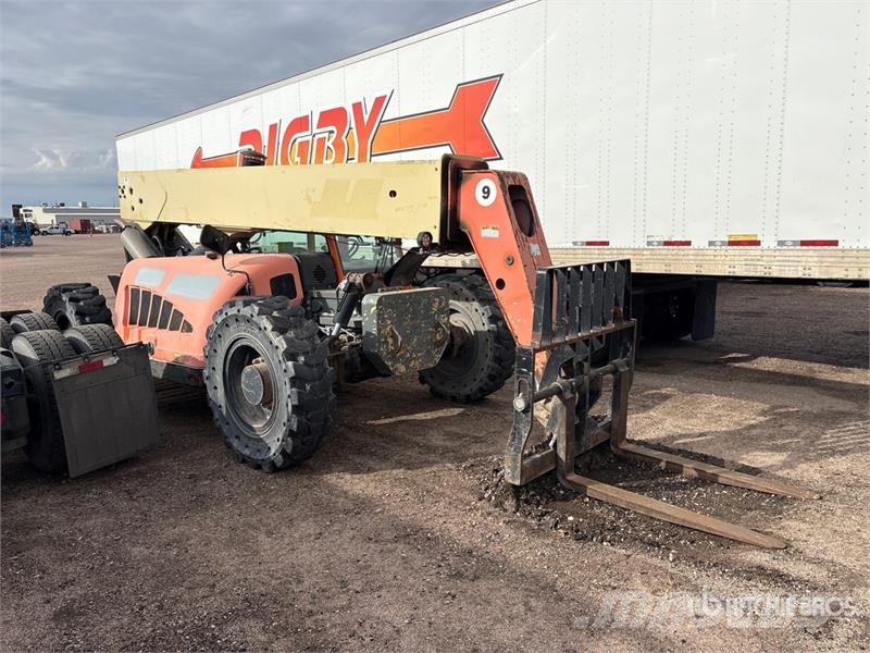 JLG G9-43A 伸縮臂操作車