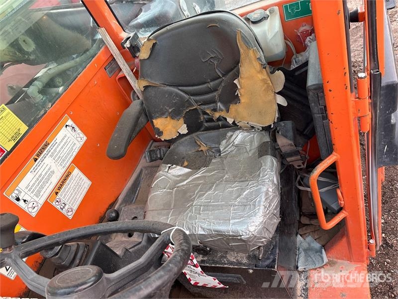 JLG G9-43A 伸縮臂操作車