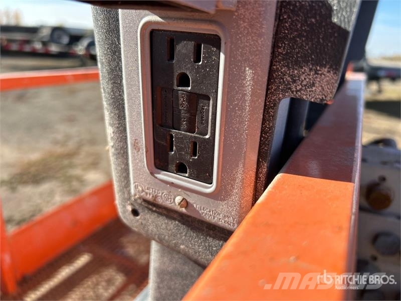 JLG M600JP 2WD Hybrid Articulating Boom Lift Strēles pacēlāji