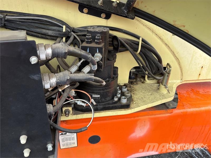 JLG M600JP 2WD Hybrid Telescopic Boom Lift 伸縮臂高空作業車