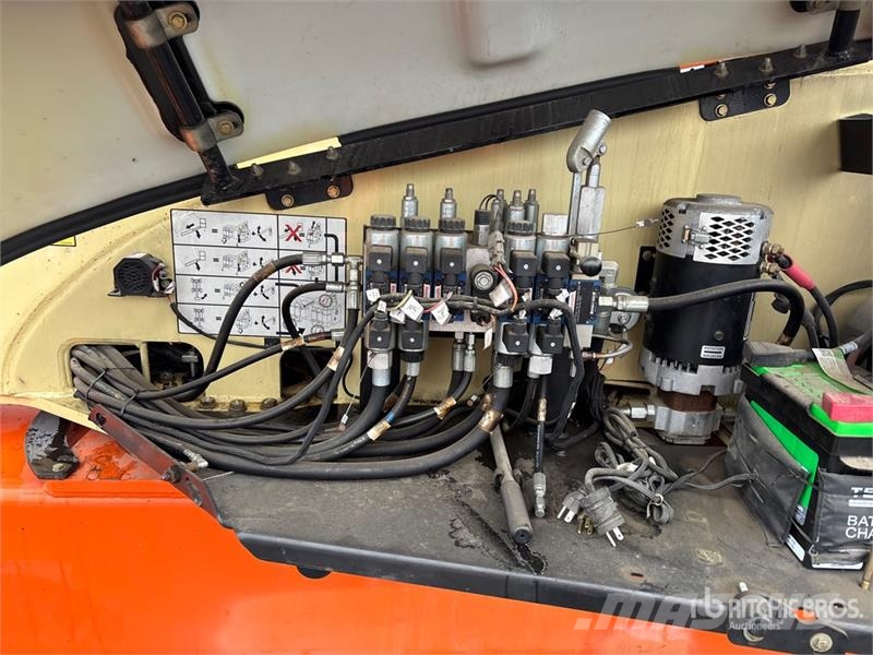 JLG M600JP 2WD Hybrid Telescopic Boom Lift 伸縮臂高空作業車
