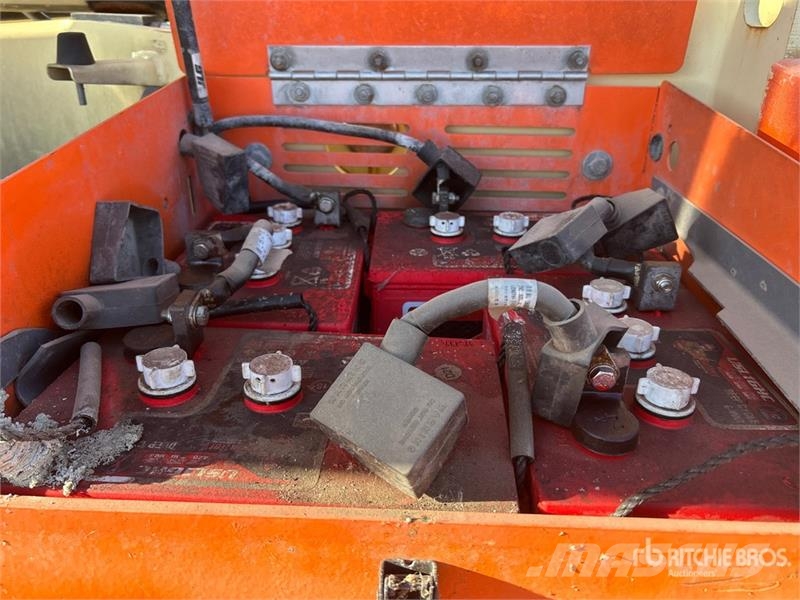 JLG M600JP 2WD Hybrid Articulating Boom Lift Strēles pacēlāji