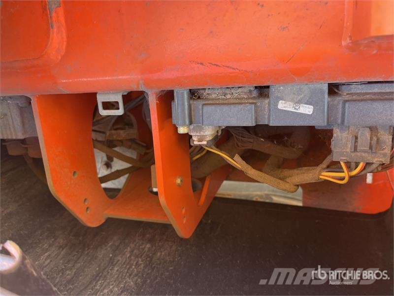 JLG T-350 Towable Lift (Inoperable) Plataformas remolcables