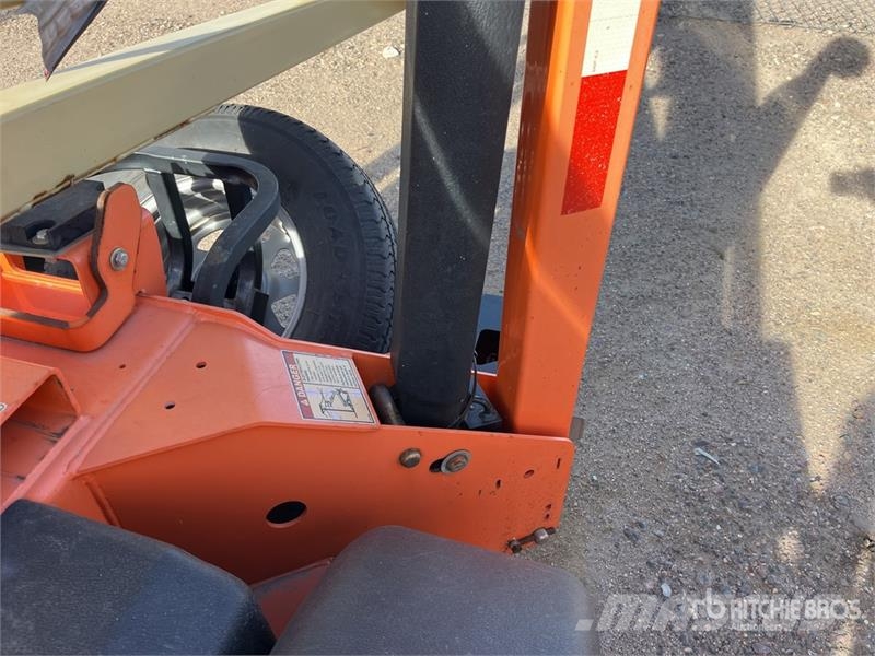 JLG T-350 Towable Lift (Inoperable) Plataformas remolcables