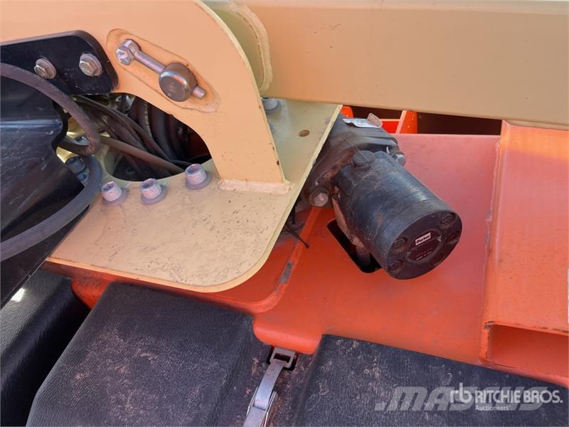 JLG T-350 Towable Lift (Inoperable) Plataformas remolcables