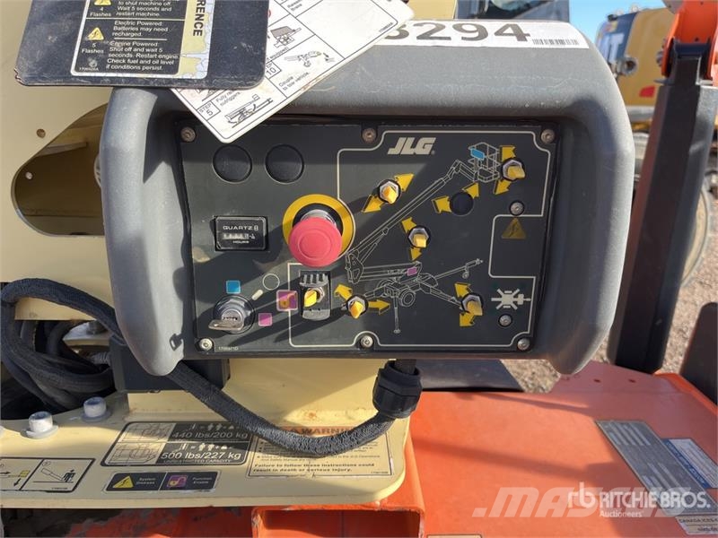 JLG T-350 Towable Lift (Inoperable) Plataformas remolcables
