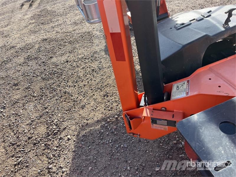 JLG T-350 Towable Lift (Inoperable) Plataformas remolcables