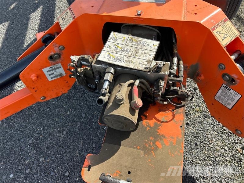 JLG T350 Towable Lift Trailer mounted aerial platforms