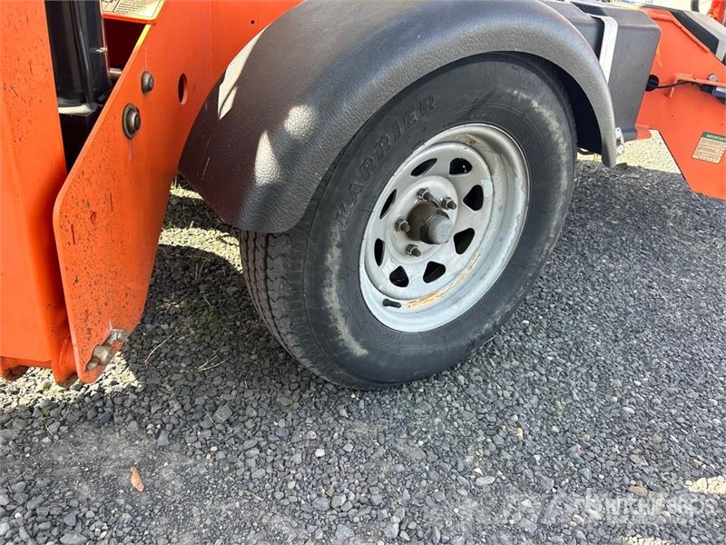 JLG T350 Towable Lift Trailer mounted aerial platforms