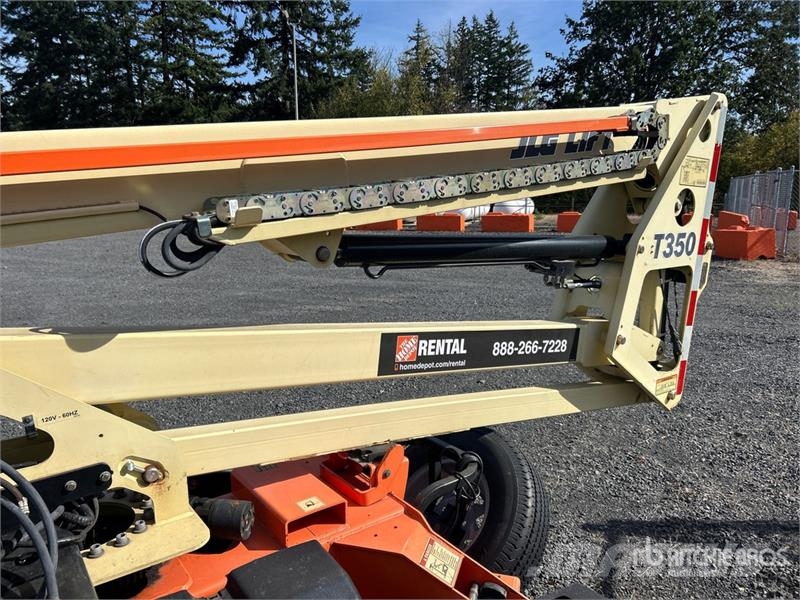 JLG T350 Towable Lift Trailer mounted aerial platforms