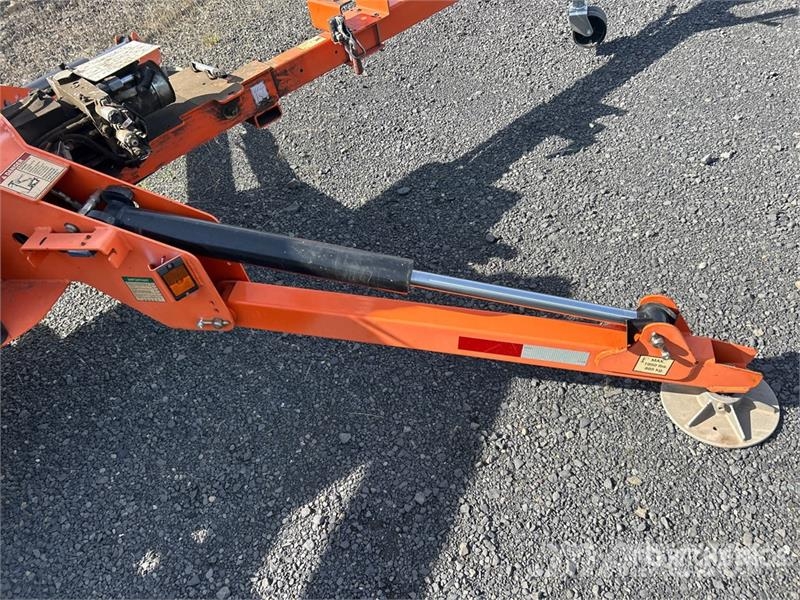JLG T350 Towable Lift Trailer mounted aerial platforms