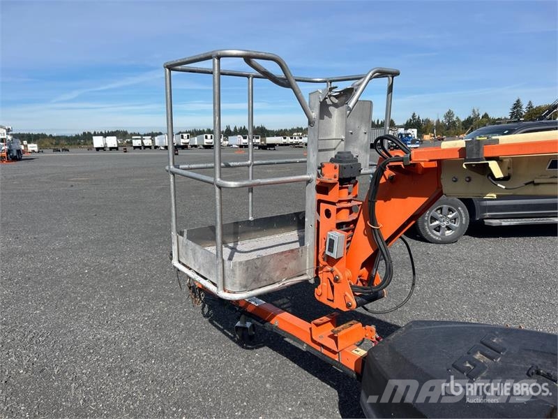JLG T350 Towable Lift Trailer mounted aerial platforms