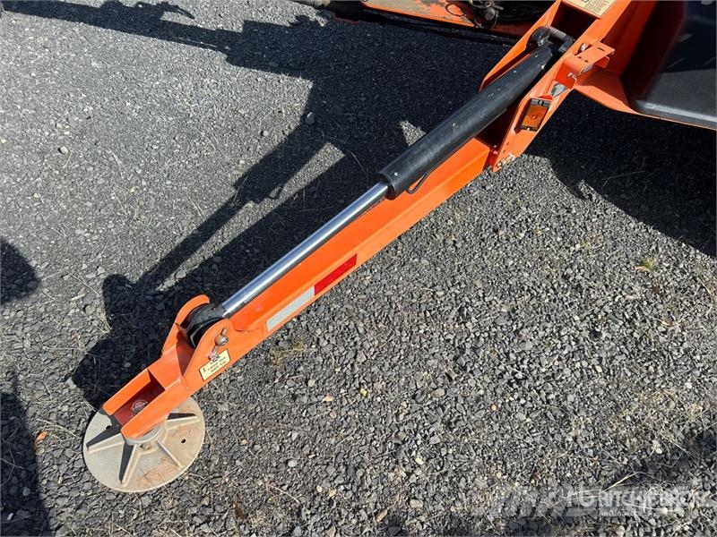 JLG T350 Towable Lift Trailer mounted aerial platforms