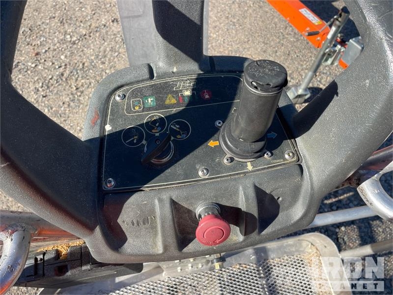 JLG T500J Towable Lift 高所作業台付トレーラー