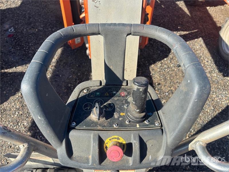 JLG T500J Towable Lift Piattaforme aeree su rimorchio