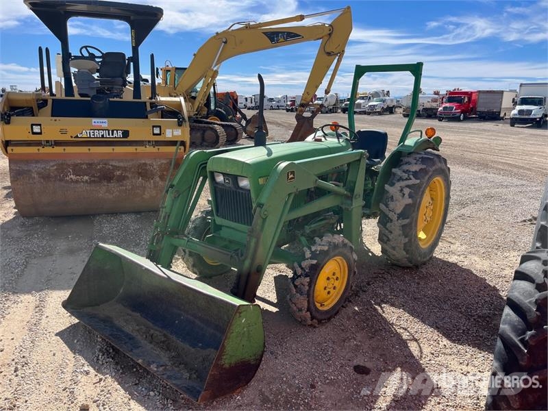 John Deere 1050 4WD Utility Tractor (Inoperable) Kompakttraktorer