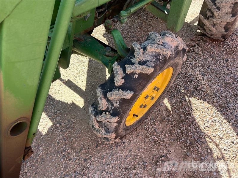 John Deere 1050 4WD Utility Tractor (Inoperable) Kompakttraktorer