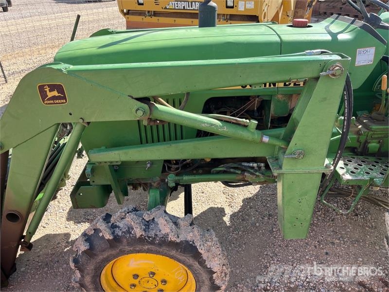 John Deere 1050E 4WD Utility Tractor (Inoperable) Kompakt traktorok