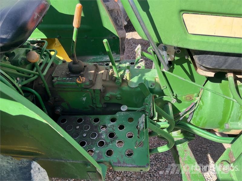 John Deere 1050E 4WD Utility Tractor (Inoperable) Kompakt traktorok