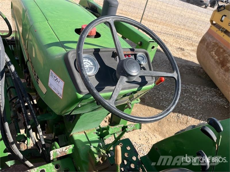 John Deere 1050E 4WD Utility Tractor (Inoperable) Kompakt traktorok
