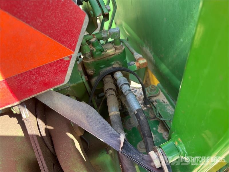 John Deere 1050E 4WD Utility Tractor (Inoperable) Kompakt traktorok
