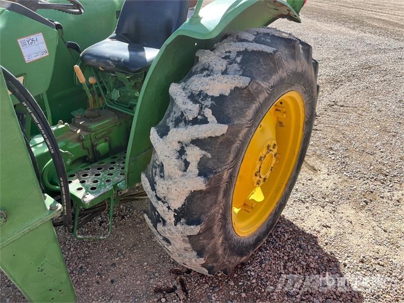 John Deere 1050E 4WD Utility Tractor (Inoperable) Kompakt traktorok