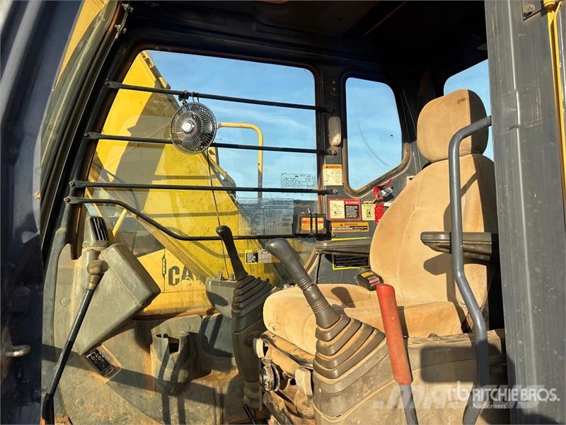 John Deere 120C Escavadoras de rastos
