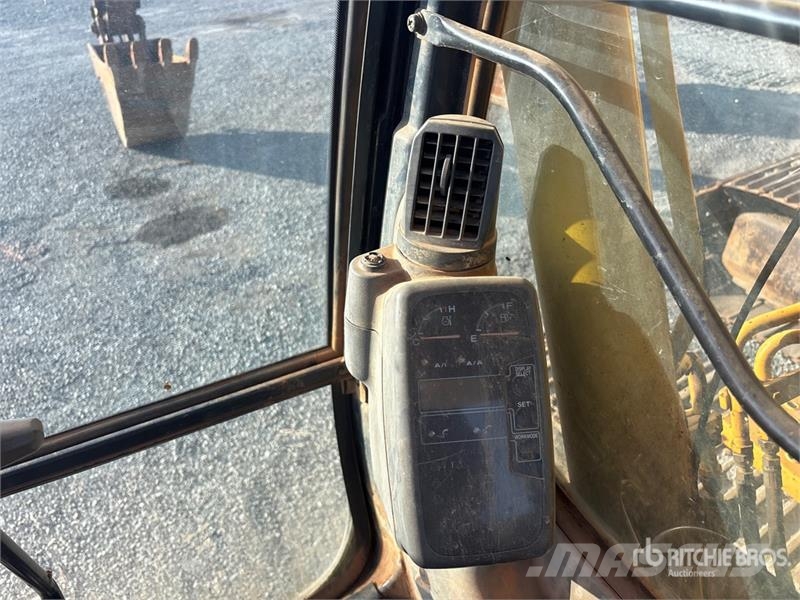 John Deere 120C Escavadoras de rastos