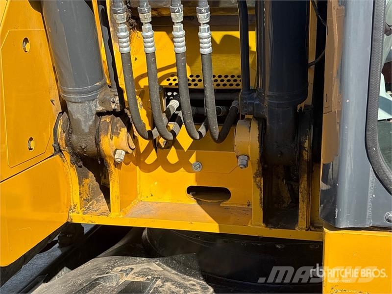 John Deere 135 P-Tier Crawler excavators