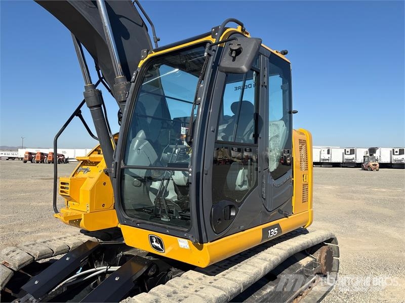 John Deere 135 P-Tier Crawler excavators