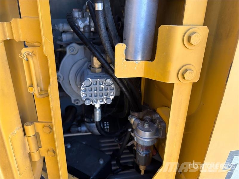 John Deere 135C 대형 굴삭기 29톤 이상
