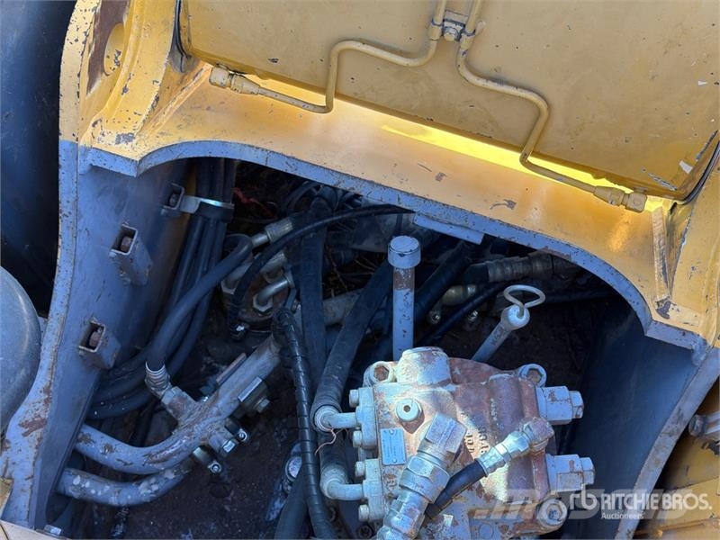 John Deere 135C 대형 굴삭기 29톤 이상