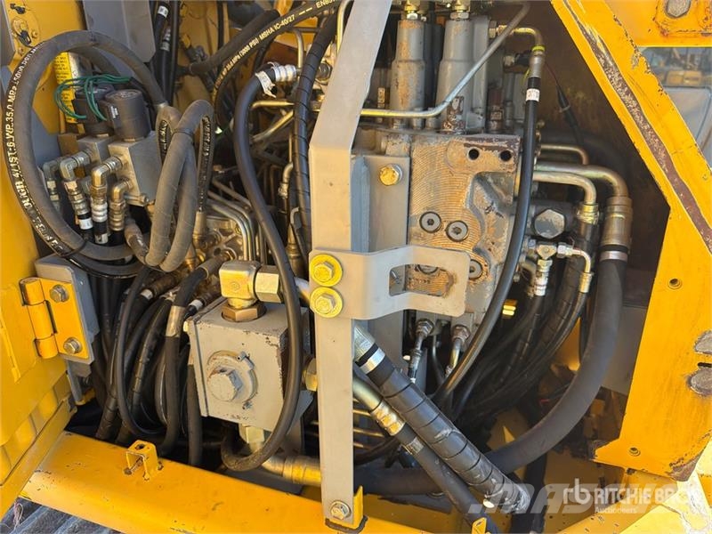 John Deere 135G Гусеничні екскаватори
