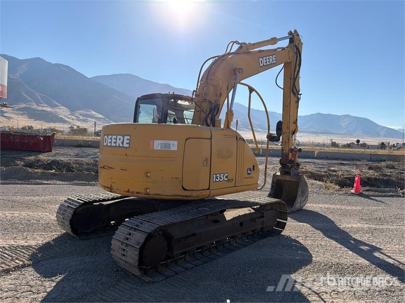 John Deere 135G Гусеничні екскаватори