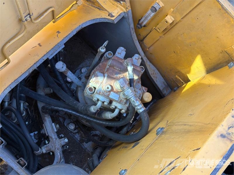 John Deere 135G Гусеничні екскаватори