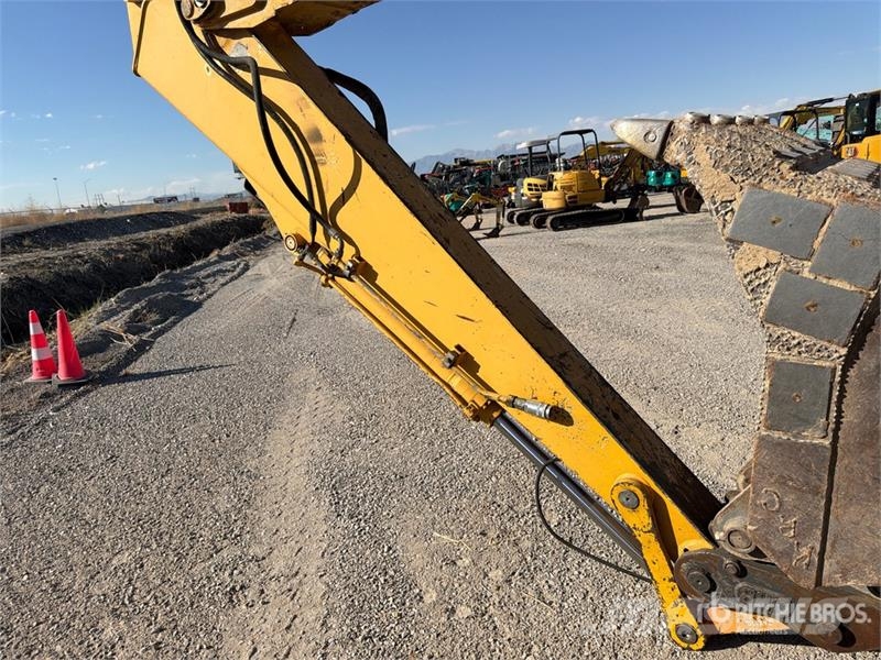 John Deere 135G Гусеничні екскаватори