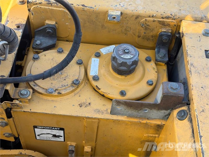 John Deere 135G Гусеничні екскаватори