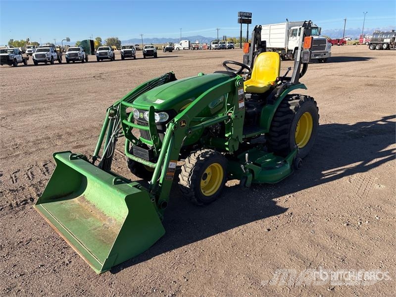 John Deere 2032R 4WD Utility Tractor Коммунальные тракторы