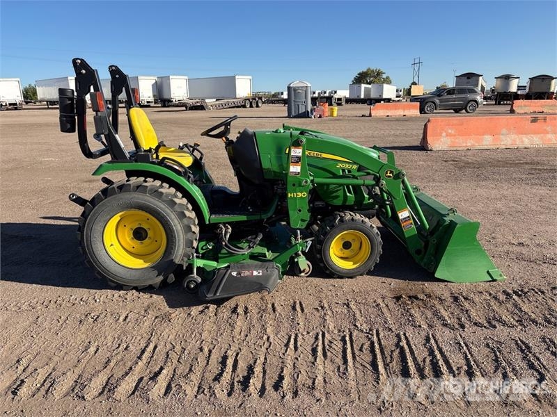 John Deere 2032R 4WD Utility Tractor Коммунальные тракторы