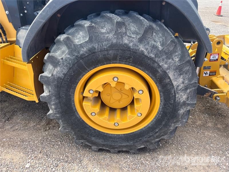 John Deere 210 EL 4x4 Landscape Loader Iekrāvēji uz riteņiem