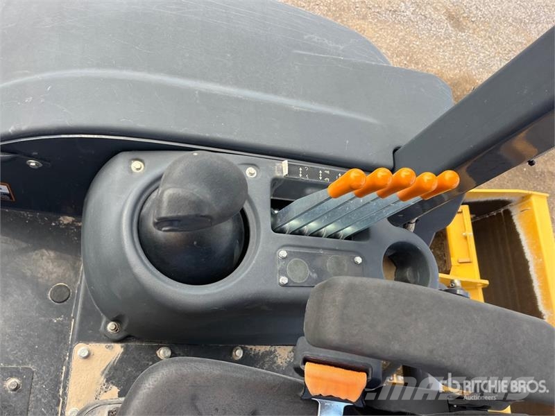 John Deere 210 EL 4x4 Landscape Loader Iekrāvēji uz riteņiem