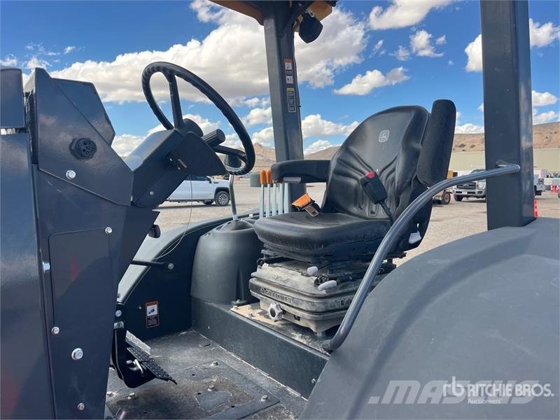 John Deere 210 EL 4x4 Landscape Loader Iekrāvēji uz riteņiem