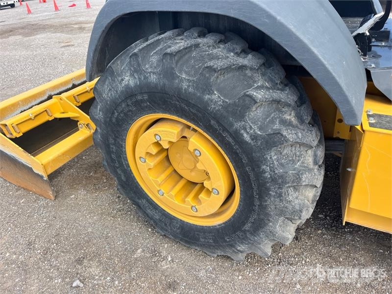 John Deere 210 EL 4x4 Landscape Loader Iekrāvēji uz riteņiem