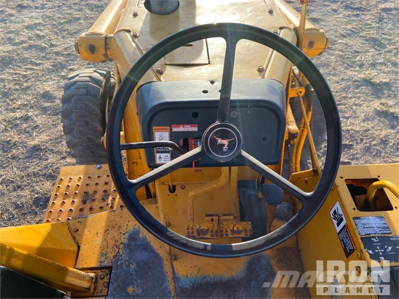 John Deere 210C 轮式装载机