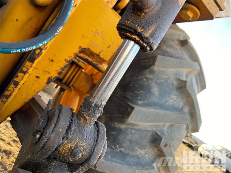 John Deere 210C 轮式装载机