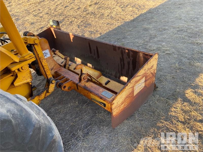 John Deere 210C 轮式装载机