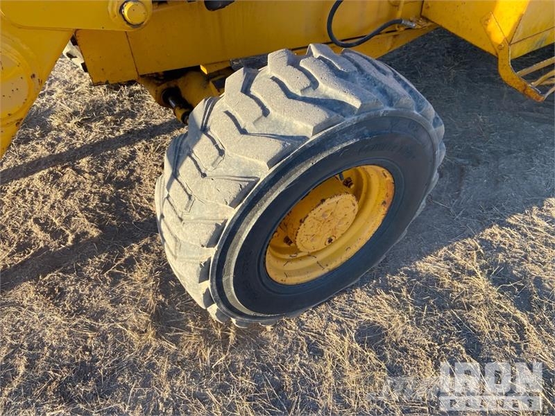 John Deere 210C 轮式装载机