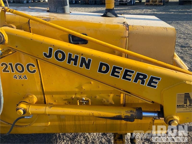 John Deere 210C 轮式装载机